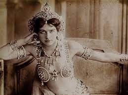 Александр петров, ваина джоканте, ошин стак и др. Revisiting The Myth Of Mata Hari From Sultry Spy To Government Scapegoat Smart News Smithsonian Magazine