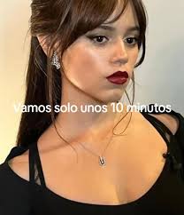 Amigas Besos En La Boca