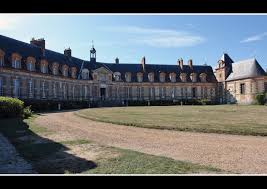 Le Chateau De Neuville Gambais Ile De France Ile De France Chateau De Neuville