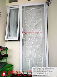 Gambar pintu pagar gerbang railing balkon tangga besi tempa pagar klasik klasik pagar rumah mewah tangga layang ornamen rumah mewah klasik gerbang. 59 Pintu Teralis Besi Ideas Pintu Teralis Pintu Teralis Besi Bogor