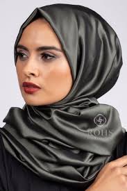 Sal Tafta Sal Gulsumelkhatroushi Tesettur Turban Abiye Esarp Hijab Newseason Tesetturelbise Tesetturmodasi Tesetturabiye Tesettu Sal Elbise Esarp