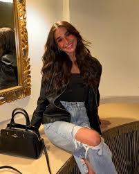 Madi Humphrey - Free pics, galleries & more at Babepedia