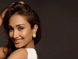 Khaas, Episode 23: Saba's Life Moves Forward