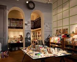 Rigadritto Gadget E Idee Regalo Negozi A Milano Dove Fare Shopping Spettacoli E Concerti A Milano Vivimilano Milano Piccoli Negozi Idee Di Viaggio