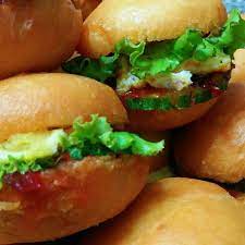 Antara burger homemade yang dibuat sendiri dengan burger yang dibeli di kedai atau gerai rasa sedap berbeza dengan yang dibuat di rumah. Resepi Burger Malaysia Atau Pau Nak Like Semata Mata Facebook