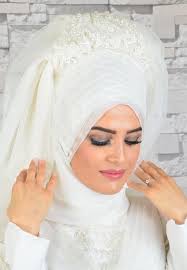 Https Www Tesetturelbisesi Com 2018 Tesettur Hazir Duvak Modasi Safligin Ve Ciftlerin Birbirlerine Verdigi Sozun Simgesi Kabul Edilen Duvak Es Fashion Hijab