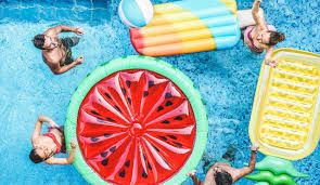 Eine aufblasbare matratze ist in vielerlei hinsicht empfehlenswert. Top 10 Luftmatratzen Fur Wasser Pool Strand Placesofjuma