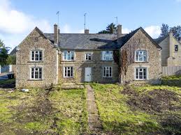 5 do-er uppers in the Oxfordshire Cotswolds | Muddy Stilettos