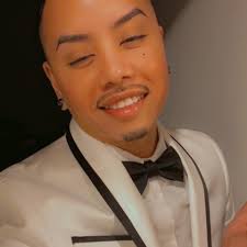 Last Night I Dreamt I Fell In Love is out nowwwww 💖💤