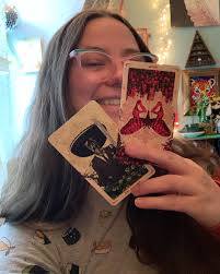 How do you make a #dailytarot post that shares the cards but shows face so  there's a chance it will reach people
