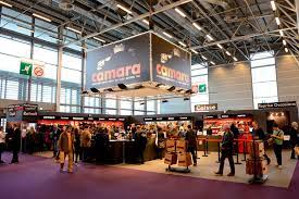 The show affirms his vocation as a place for. Camara Au Salon De La Photo Reprise De Votre Materiel Et Fete De La Photo