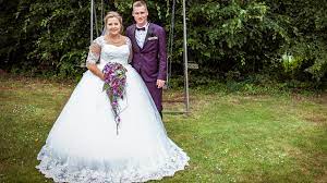 Doch jetzt muss sie eine böse demütigung verkraften. Sarafina Wollny Das Sind Die Ersten Bilder Von Ihrer Traumhochzeit Mit Peter