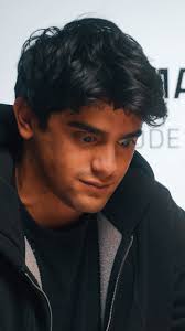 Du fährst Benza 160k bra. Doch ich spar bra, rolle mit dem Fahrrad.