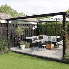 Vogelpoep Een Heleboel Op De Bank Gelukkig Hebben We Een Extra Setje Hoezen Handig Beetje Jammer Dat Ze Wit Zijn With Images Outdoor Gardens Design