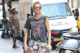 This article outlines how to make avatar pants and shirts, either for yourself or to sell in the catalog. The Best Graphic T Shirts Cute And Funny Graphic Tees Teen Vogue
