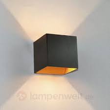 Led Wandlampe Aldrina Aluminium Lampenwelt Schwarz Innen Gold Licht Oben Unten Wandlampe Led Wandlampen Wandleuchte