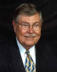 Elizabeth Rumph's Instagram, Twitter & Facebook