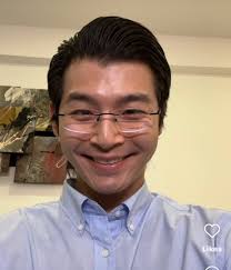 Shawn Thia responds to comment that he looks like Lawrence Wong by looking  just like our next prime minister
