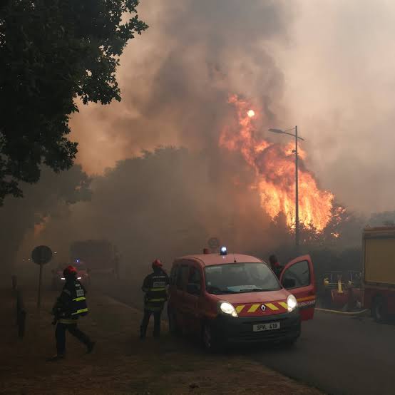 Dos grandes incendios avanzan en Francia, con 20.000 personas evacuadas cerca de Burdeos | Clima y Medio Ambiente | EL PAÍS