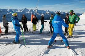 Essential Tips for Planning a Group Ski Trip | Ski Basics