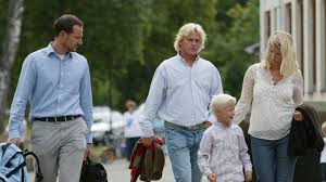 Check spelling or type a new query. Der Prinz Und Das Playboy Bunny Wessen Freundin Ist Sie Promiflash De