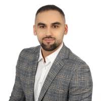 3100+ profili według frazy „Olszewski”