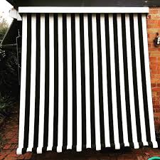Black And White Awning Fabric Black And White Canvas Looking Sharp For This Outdoor Custom Blind In Melbourne Ph 98802500 Made In House Ca White Blinds Black And White Canvas Custom Blinds