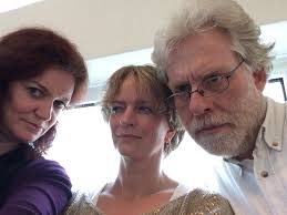 Embodied Reflexivity in Qualitative Analysis: A Role for Selfies