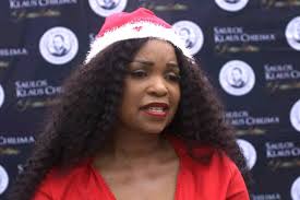 Mrs K Matiza took time to fellowship with the waiting mothers at Mt Selinda  Hospital waiting home. She also donated some stuff to the waiting mothers.