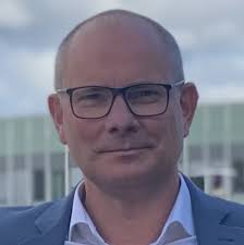 Jeg er super glad for at kunne dele, at jeg for en uge siden startede nyt  job, som teamleder på kontoret hos IN-STORE en del af Frode Lauersen i  Vitten.