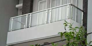 Blog rumahnike memiliki banyak koleksi gambar seperti gambar balkon lantai 2 rumah minimalis. Railing Kaca Untuk Balkon Rumah Minimalis Mitrakreasiutama Com Mitra Kreasi Utama Acp Kusen Aluminium Kaca Teralis Pagar Gypsum Tangga Murah Pekanbaru