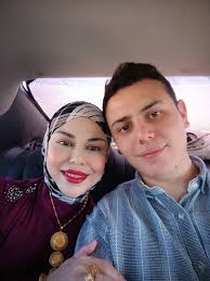 Saludos Salam mis Lomas pronto haremos live por acá, ya que los videos que  estábamos bajando aparecen como reels, a la calle Lomaaas