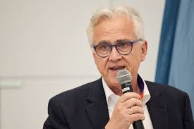 Dr. Robert Engelhorn, Präsident und CEO von BMW Manufacturing; Ilka  Horstmeier, Mitglied des Vorstands der BMW AG, Personal und Immobilien;  Toni Sloan, Bürgermeister Pro Tem von Woodruff; Kenneth Gist, Bürgermeister  von Woodruff (