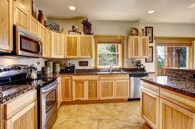 tips and advantages of kitchen cabinets