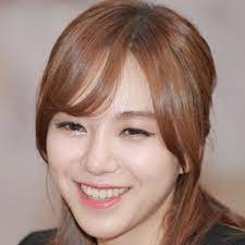Bu küçük sürtüğün yaptıklarının 10. Kwon Mina Net Worth 2020