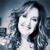 Leanne Whipple's Instagram, Twitter & Facebook