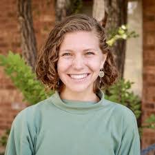 Kari Norris's Instagram, Twitter & Facebook