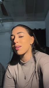 Esa morena… ig @CarlaFlila