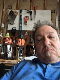 Chris Reyes (@salanamocarvings) • Instagram photos and videos