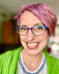 Kelly Kirkbride's Instagram, Twitter & Facebook