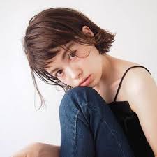 hair ヘアー はスタイリスト モデルが発信するヘアスタイルを中心に トレンド情報が集まるサイトです 20万枚以上のヘアスナップから髪型 ヘアアレンジをチェックしたり ファッション メイク ネイル 恋愛の最新まとめが見つかります shot hair styles short