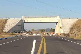 La autopista siglo xxi conectará a los estados de morelos, puebla y guerrero sin pasar por la zona metropolitana de la cdmx. Firman Acuerdo Para Liberar Paso En Autopista Siglo Xxi 24 Horas