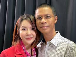 2507ชาลี อินทรวิจิตร คำร้องสมาน กาญจนะผลิน ทำนองสายชลแม่กลอง เหมือนดังละอองน้ำตกใส. à¸«à¸™ à¸‡ à¸ˆ à¸à¸£à¸§à¸²à¸¥ à¸žà¸£ à¸­à¸¡à¸ à¸£à¸£à¸¢à¸² à¹à¸ˆà¸‡à¹€à¸£ à¸­à¸‡à¹€à¸£ à¸¢à¸à¹€à¸ à¸šà¹€à¸‡ à¸™à¸„ à¸²à¸„à¸­à¸™à¹€à¸ª à¸£ à¸•à¸„à¸£ à¹€à¸žà¸¥à¸‡ à¸Šà¸²à¸¥ à¸­ à¸™à¸—à¸£à¸§ à¸ˆ à¸•à¸£