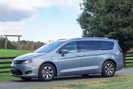 Used 2018 chrysler pacifica hybrid touring l. Green Car Reports Best Car To Buy 2018 Chrysler Pacifica Hybrid Plug In Minivan