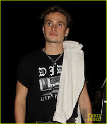 Rising actor and model daniel mickelson died on july 4 at 23 years old, sparking an outpouring of an accompanying pic showed the two together as kids. 7az4k M5ni5igm