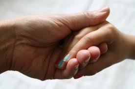 Uñas negras decoradas uñas decoradas con esmaltes uñas pintadas de encaje uñas bonitas decoradas uñas elegantes y sencillas decorados para uñas cortas. Cual Es El Mejor Color De Unas Para Morenas