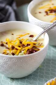Feine Und Sehr Cremige Kartoffelsuppe Mit Bacon Schinken Und Cheddar Trotzdem Nur 409 Kalorien Je Portio Kartoffelsuppe Suppenrezepte Schnelle Suppen Rezepte