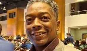 Notícia: notícias > Professor da Ufla Luís Roberto Batista recebeu, neste  domingo, a Medalha Alysson Paolinelli