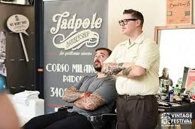 Da metà dicembre, ii calendario di chef rubio sarà inviato in omaggio a tutti i clienti excelsa point, mentre rimarrà disponibile presso i punti vendita del gruppo dove verrà omaggiato a tutti i clienti. Con Chef Rubio Al Vintage Festival Di Padova Tadpole Barber Shop