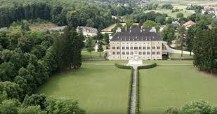 Le petit versailles events are made possible by allied productions, inc., gardeners & friends of lpv, greenthumb/nyc dept. Chateau Petit Versailles Schloss Frohsdorf Youtube